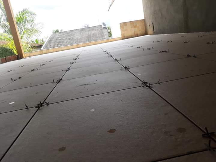 Assentamento de cerâmica com espaçadores — varanda